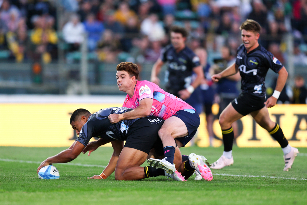 Rebels no match for Super table-topping Hurricanes