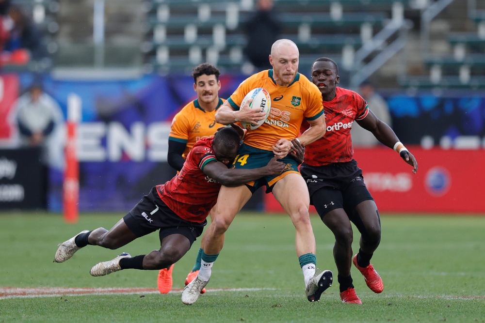 Aussie men scrape into soggy LA Sevens rugby quarters