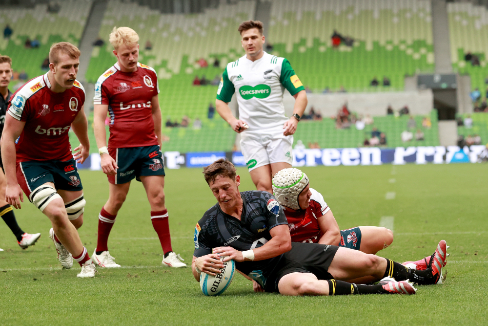 Hurricanes break Reds' hearts in extra time