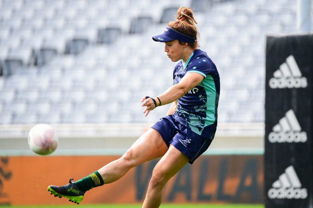 A shanked kick from Lori Cramer hit teammate Georgia Cormick. Photo: RUGBY.com.au/Stuart Walmsley